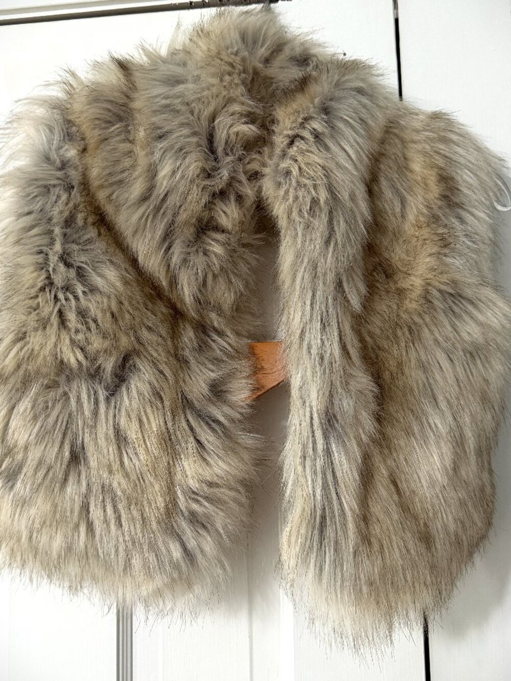 Universal Thread Brand Faux Fur Neck Warmer/Scarf